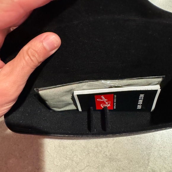 Ray-Ban Tortoise Shell Sunglasses - Picture 6 of 7